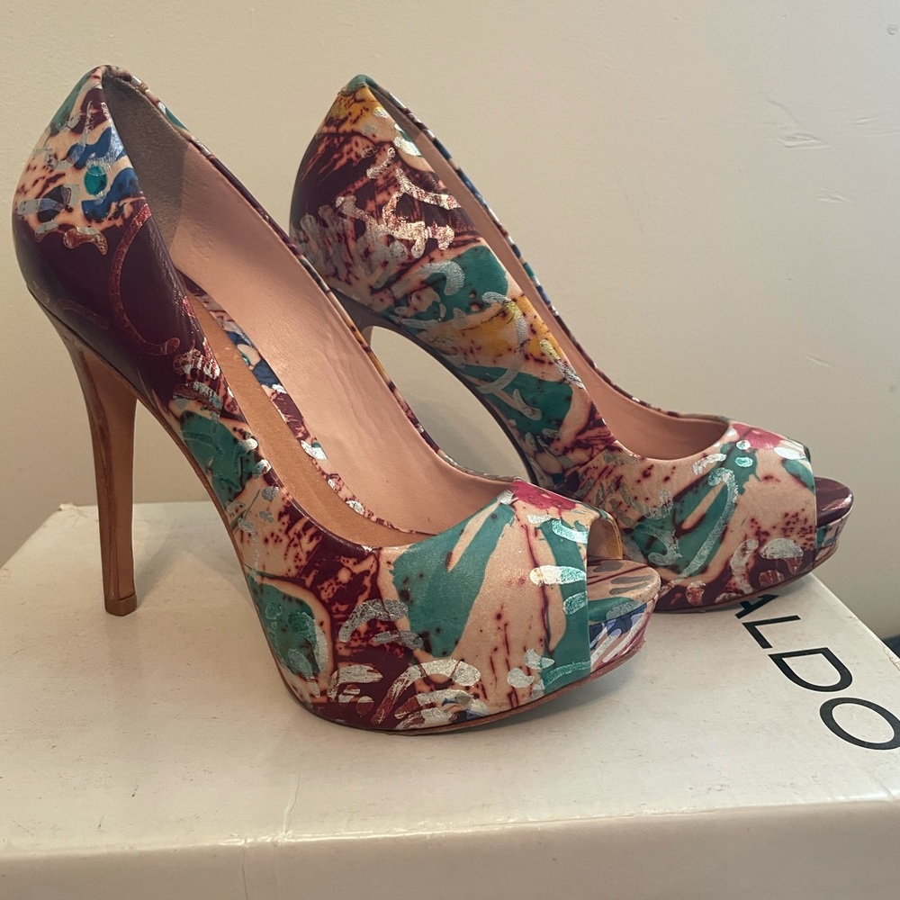 Metallic platform pumps